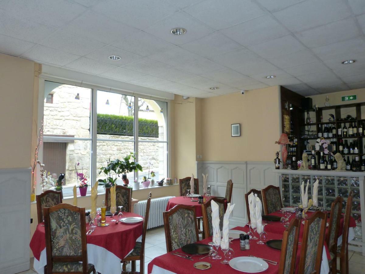Le Lion D'Or Hotel Saint-Chély-dʼApcher Bagian luar foto