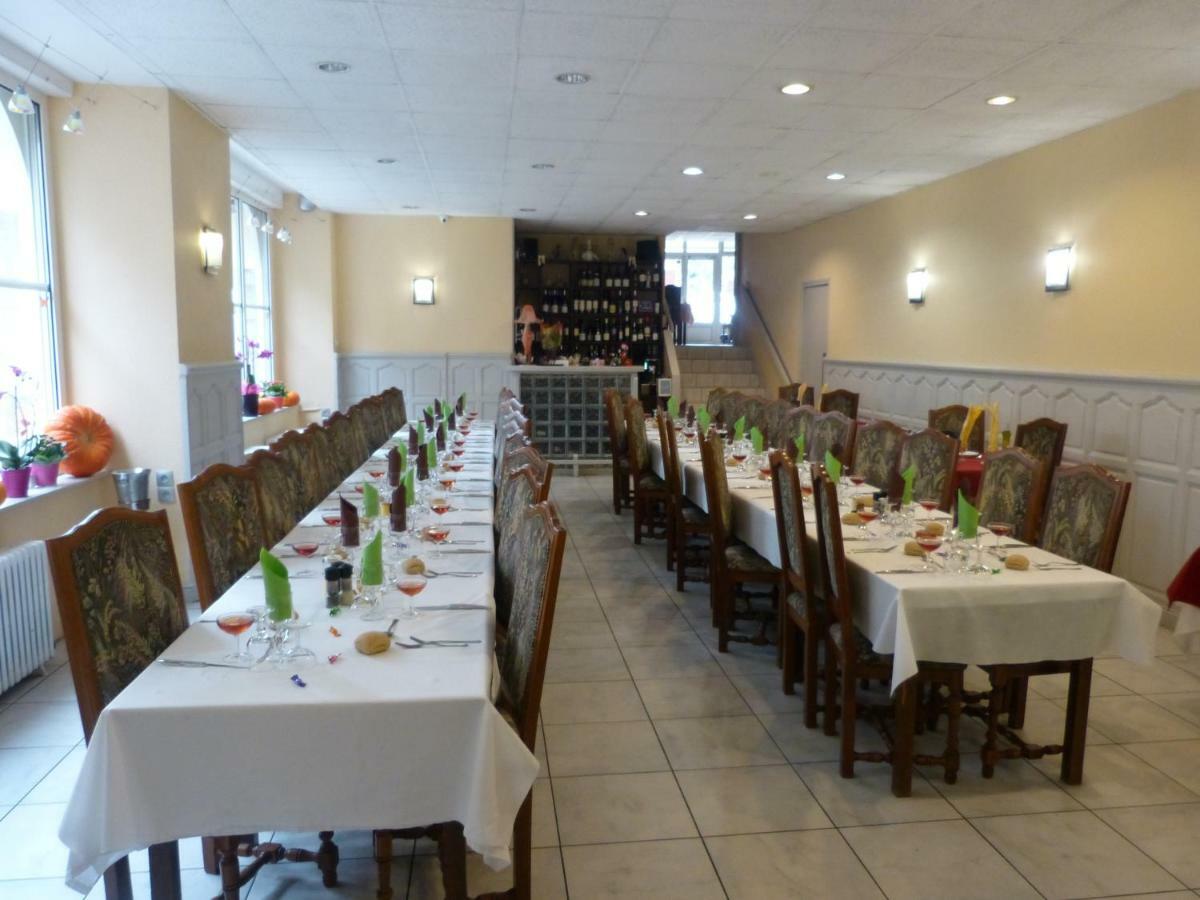 Le Lion D'Or Hotel Saint-Chély-dʼApcher Bagian luar foto